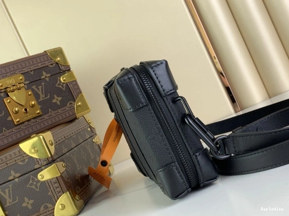 Fake Louis Bags Wallet-22.5*14*5CM Trunk LOUIS VUITTON 0817
